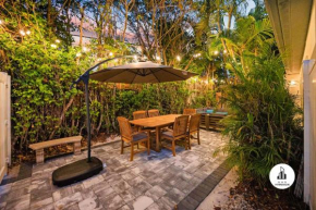 BnB Hyperion - Stylish Apartment Steps from Beach